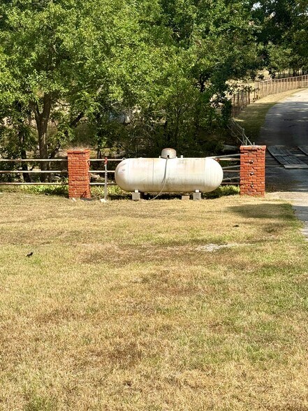 More Photos Of 1144 Buckstitch Rd, Sulphur Industrial For Sale