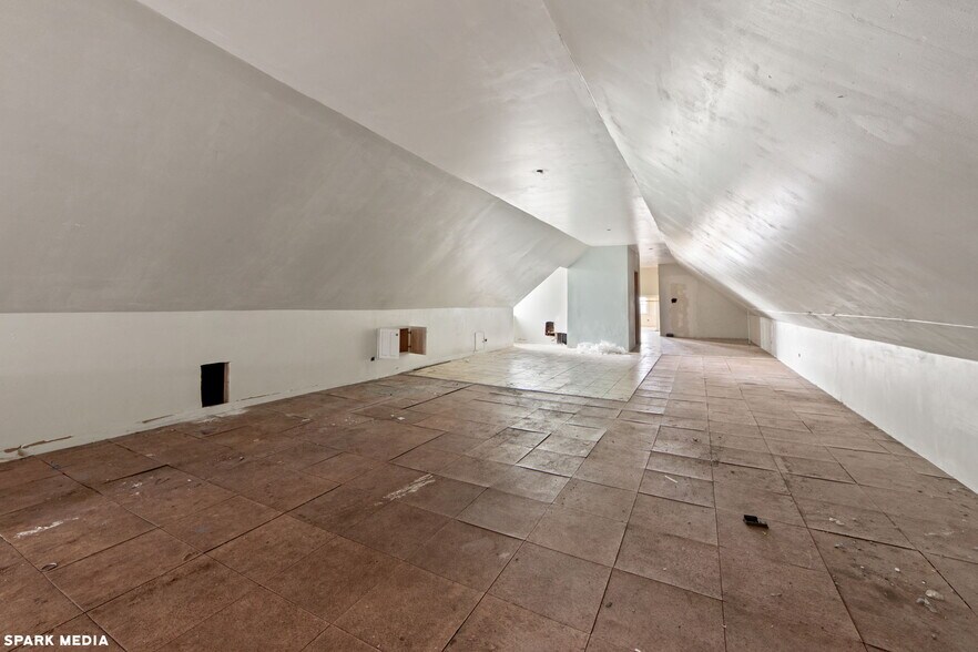 More Photos Of 4800 S Wood St, Chicago Storefront Retail Residential For Sale