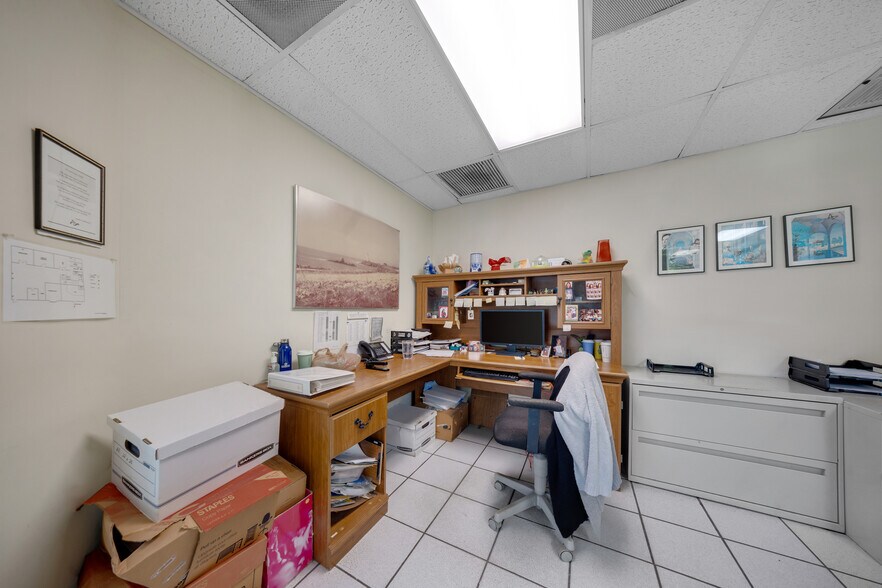 More Photos Of 8127 NW 29th St, Miami Warehouse For Sale