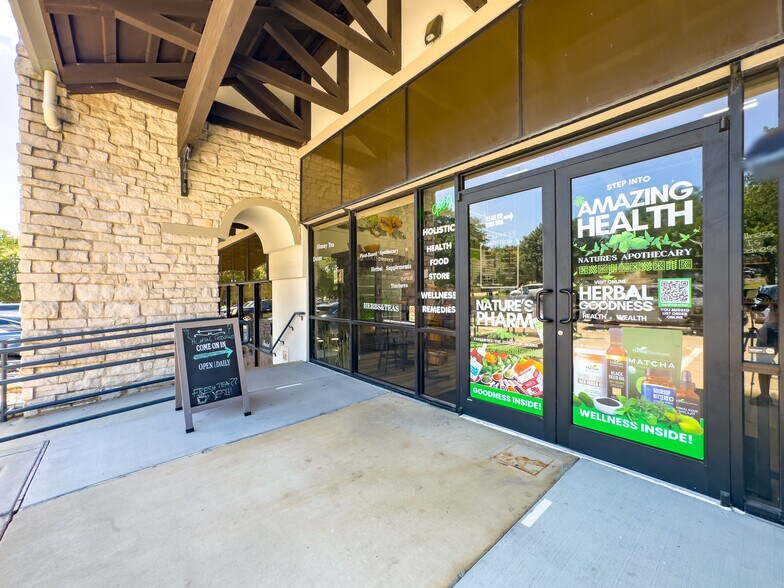 More Photos Of 2110 W Eldorado Pky, McKinney Storefront Retail Office For Lease