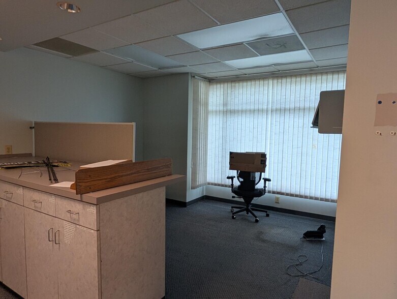 More Photos Of 950 Salem St, Brookville Medical For Lease