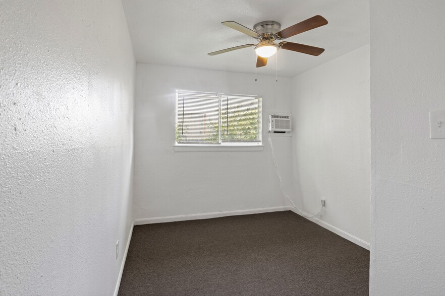 More Photos Of 8114 Stedman St, Houston Apartments For Sale