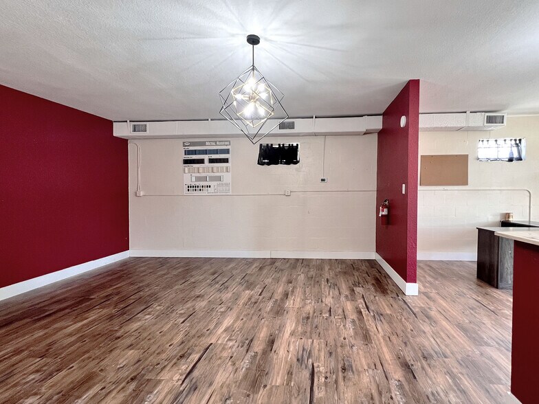 More Photos Of 680-690 S Lake Shore Way, Lk, Lake Alfred General Retail For Lease