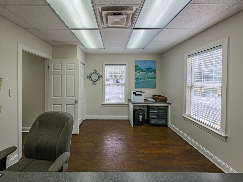 More Photos Of 1108 Gornto Rd, Valdosta Office For Sale