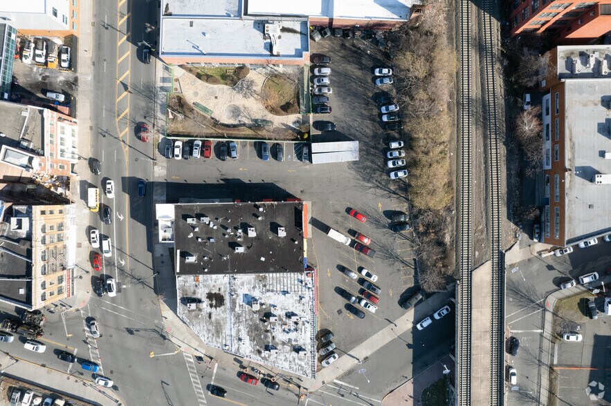 More Photos Of 237-251 Market St, Paterson Storefront Retail Office For Lease