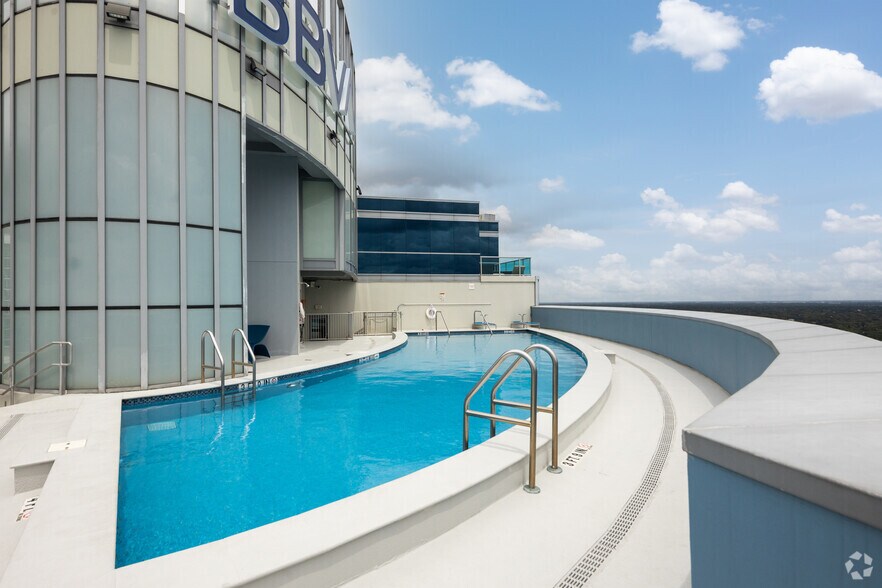 More Photos Of 111 N Magnolia Ave, Orlando Office For Lease