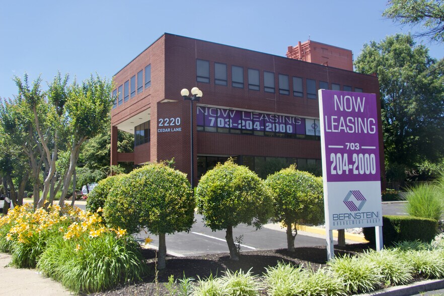 More Photos Of 2220 Cedar Ln, Vienna Office For Lease