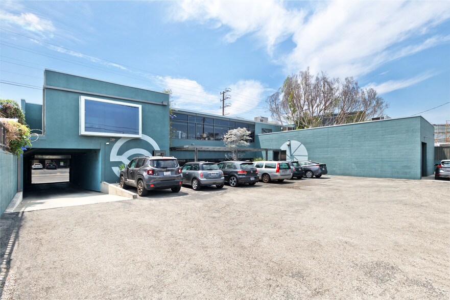More Photos Of 5735 Melrose Ave, Los Angeles Loft Creative Space For Sale
