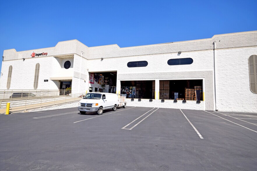 More Photos Of 2335 E 27th St, Vernon Warehouse For Lease