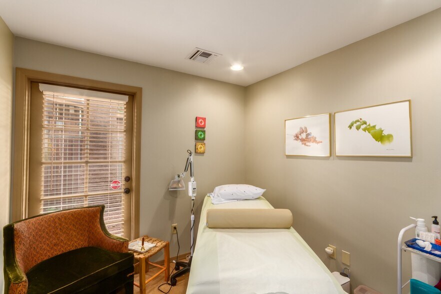 More Photos Of 207 E Monterey Way, Phoenix Office Residential For Sale