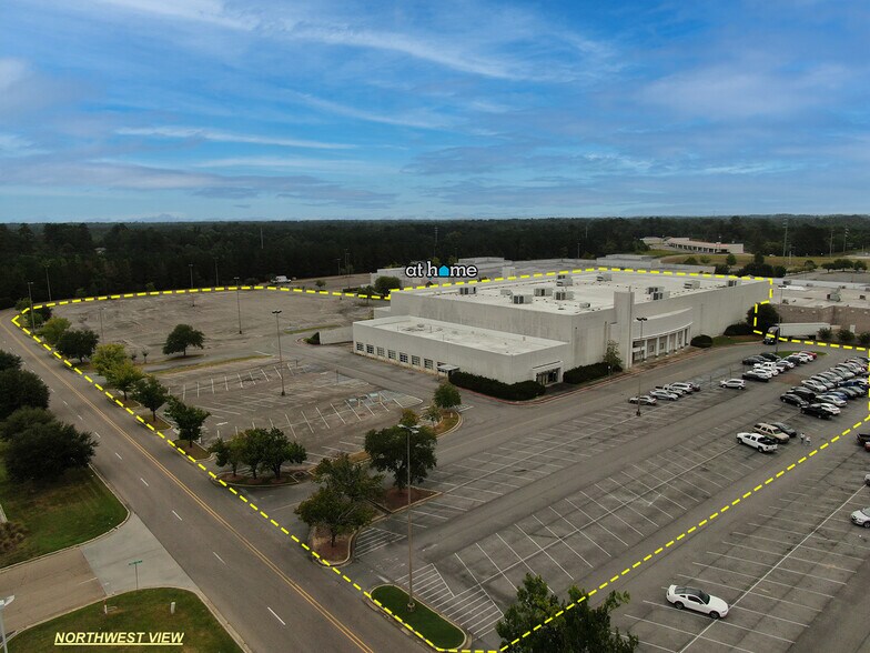 More Photos Of 1000 Turtle Creek Dr, Hattiesburg Department Store For Lease