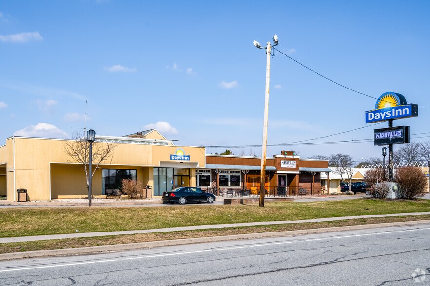 Primary Photo Of 4853 W Henrietta Rd, Henrietta Hotel For Sale