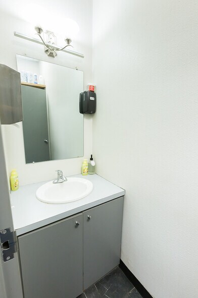 More Photos Of 1140 Kermit St, Plainview Restaurant For Sale