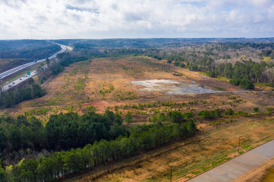 More Photos Of 1 Rumble Rd, Forsyth Distribution For Sale