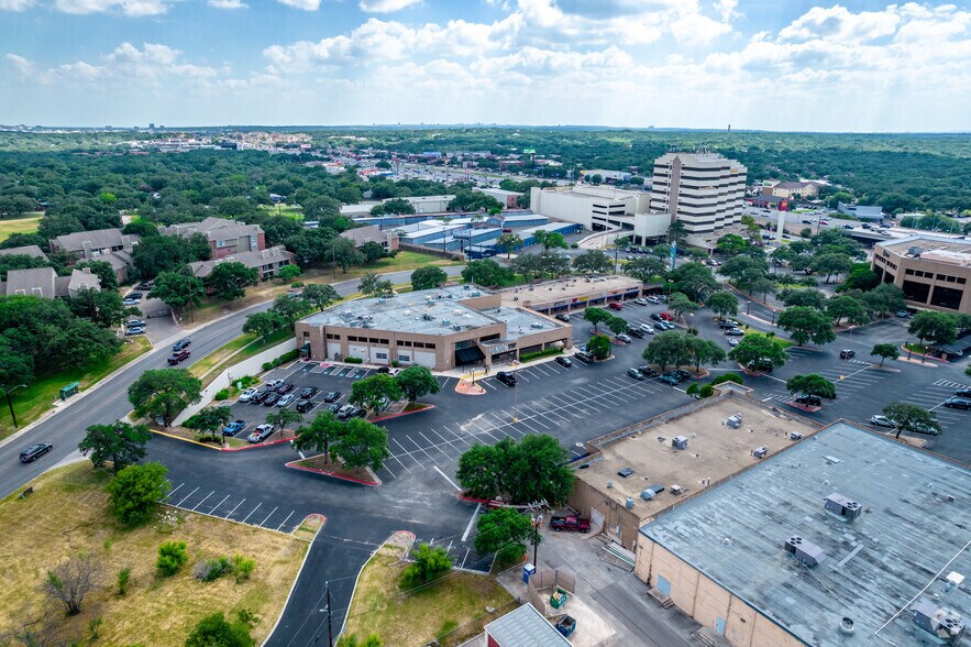 More Photos Of 16602-16668 San Pedro Ave, San Antonio Unknown For Lease