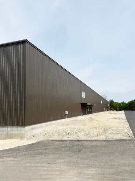 Primary Photo Of 63 Londonderry Turnpike Tpke, Hooksett Industrial For Lease