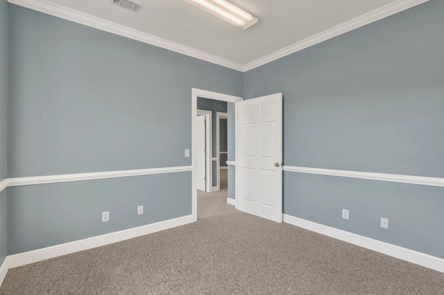 More Photos Of 9100 White Bluff Rd, Savannah Office For Sale