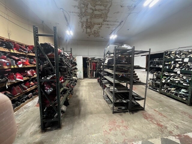 More Photos Of 10401 E US Highway 24, Independence Flex For Sale