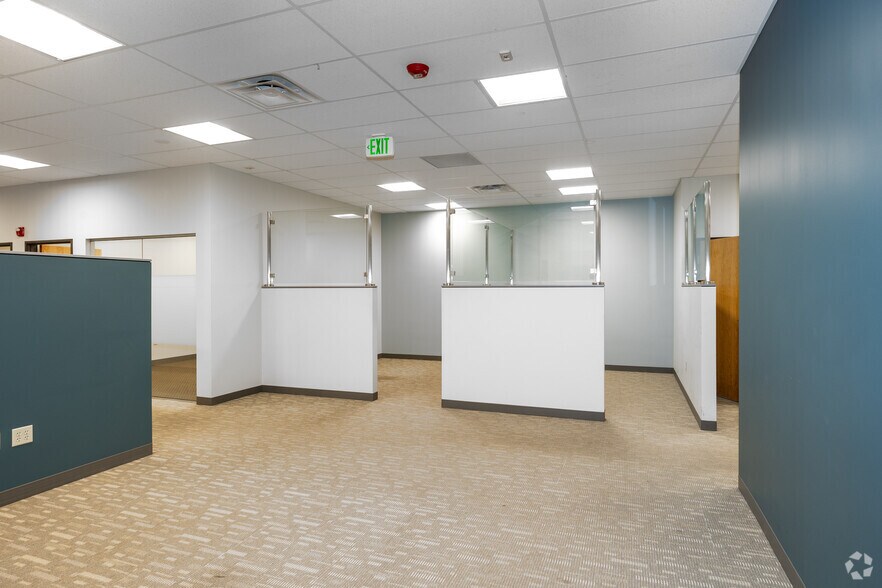 More Photos Of 8020 Shaffer Pky, Littleton Light Manufacturing For Lease