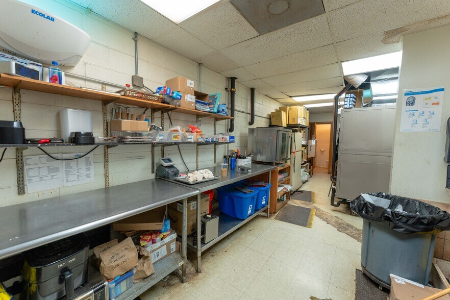 More Photos Of 8171 Kekaha Rd, Kekaha Storefront For Sale