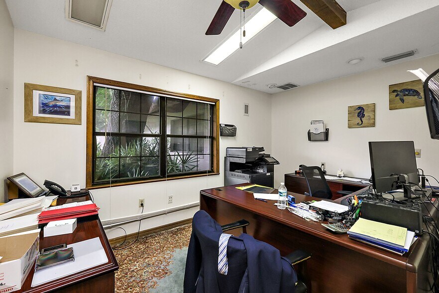 More Photos Of 1020 E North Blvd, Leesburg Medical For Sale