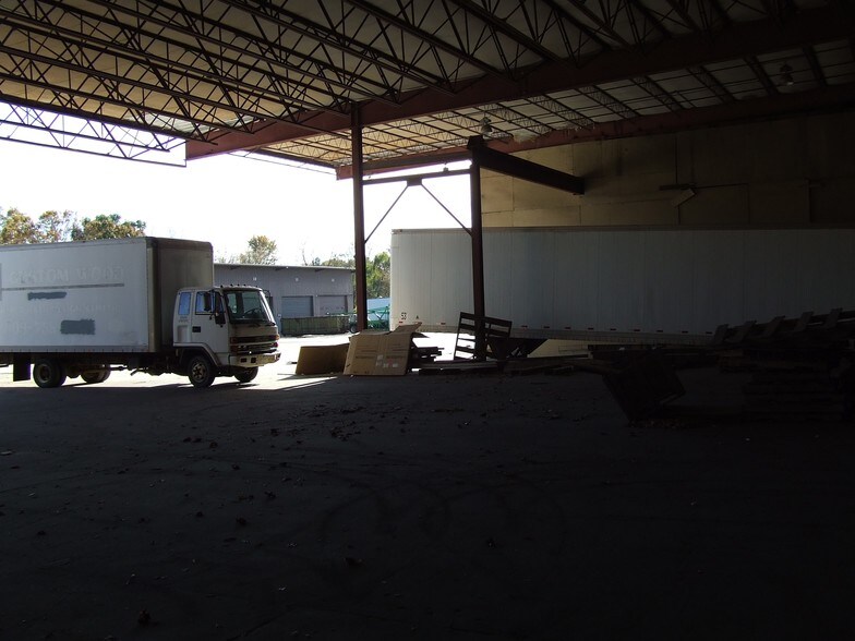 More Photos Of 876 N Lenola Rd, Moorestown Warehouse For Lease