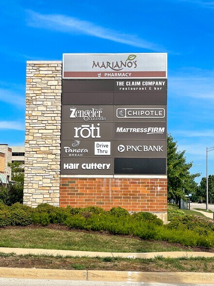 More Photos Of Skokie Blvd @ Dundee Roads, Northbrook Unknown For Lease