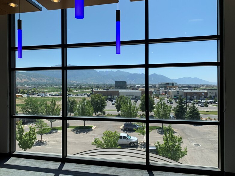 More Photos Of 1955 W Grove Parkway, Pleasant Grove Office For Sale