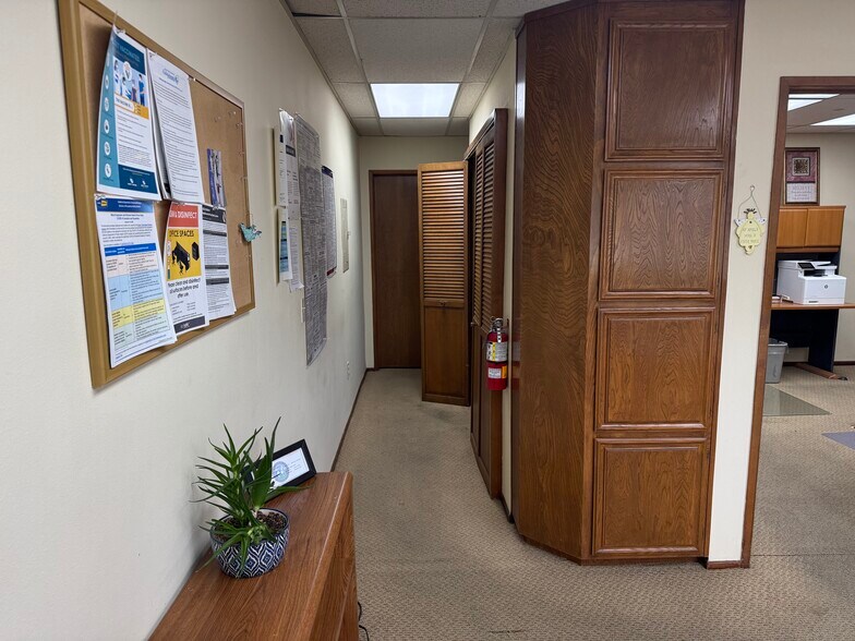 More Photos Of 484 Mobil Ave, Camarillo Office For Sale