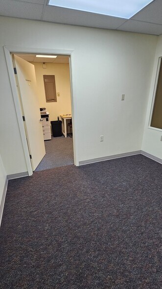 More Photos Of 31 Colwell St, Port Hadlock Medical For Lease