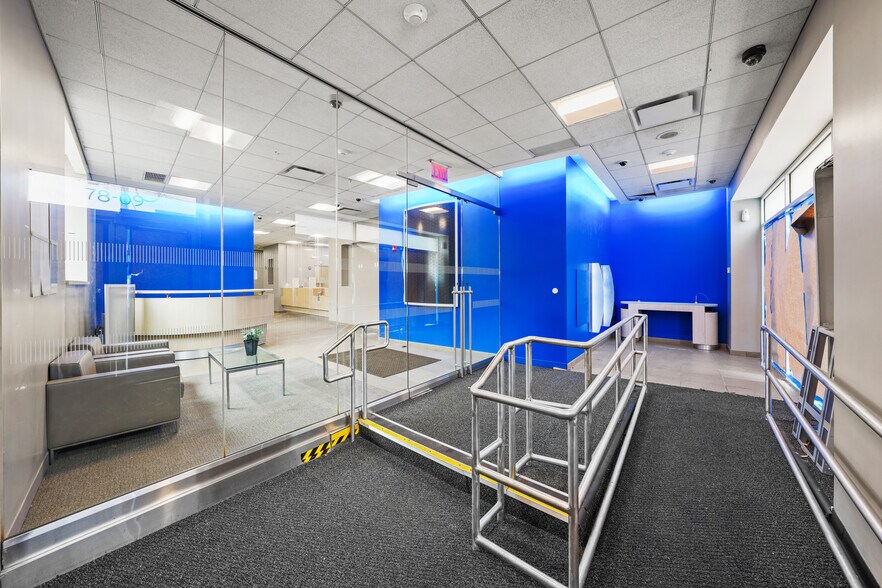 More Photos Of 7809 Metropolitan Ave, Middle Village Bank For Lease