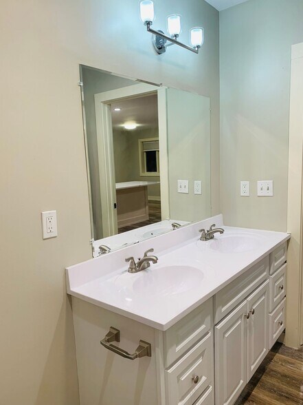 More Photos Of 340 Bremen St, Boston Apartments For Lease