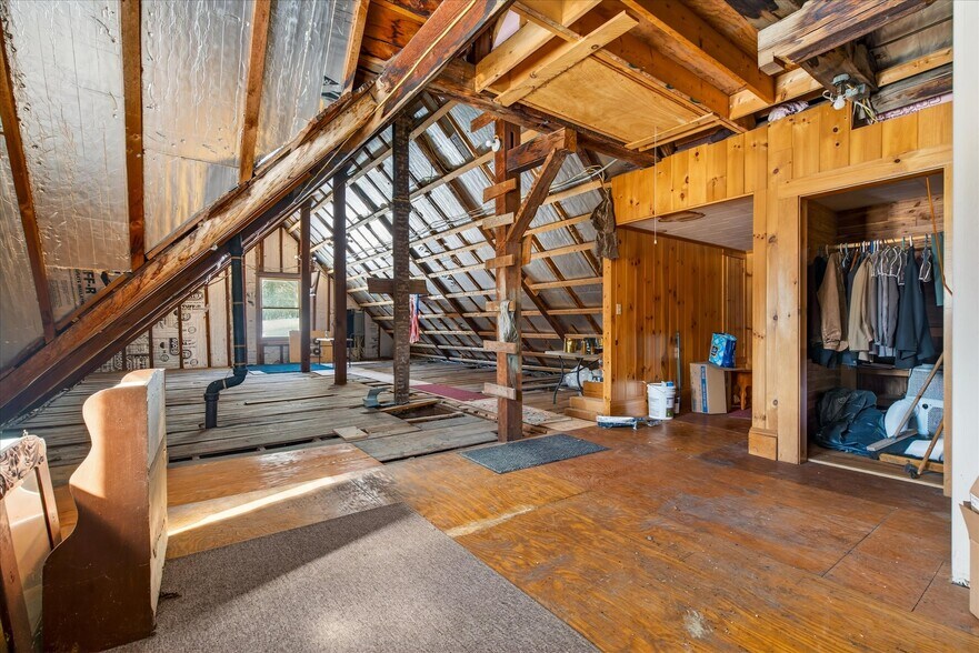 More Photos Of 66 Duttonsville School dr, Cavendish Schools For Sale