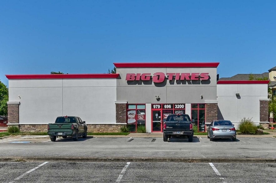 More Photos Of 2319 S Texas Ave, College Station Auto Repair For Sale