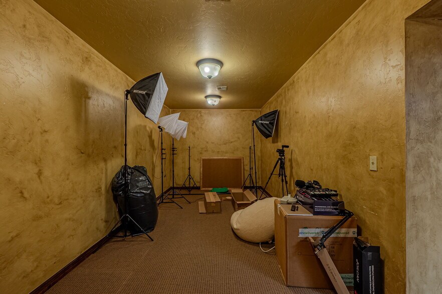 More Photos Of 1530 SW 89th St, Oklahoma City Office For Sale