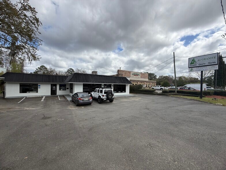 More Photos Of 2785 Capital Cir NE, Tallahassee Freestanding For Lease