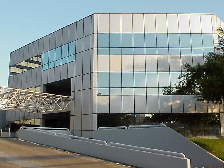 More Photos Of 4299 San Felipe St, Houston Office For Lease