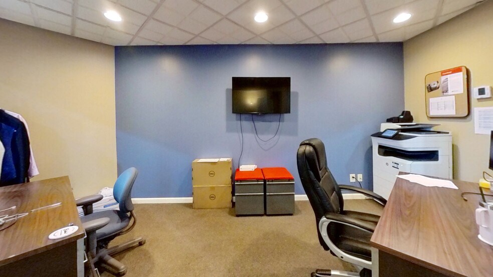 More Photos Of 10412 Allisonville Rd, Fishers Medical For Lease