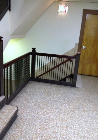 More Photos Of 9204 S Commercial Ave, Chicago Office For Lease