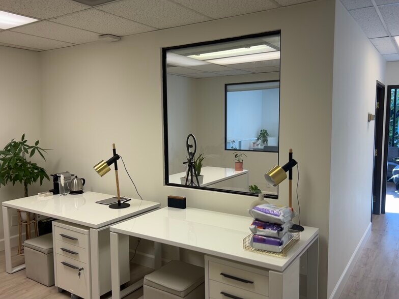 More Photos Of 30423 Canwood St, Agoura Hills Office For Sale