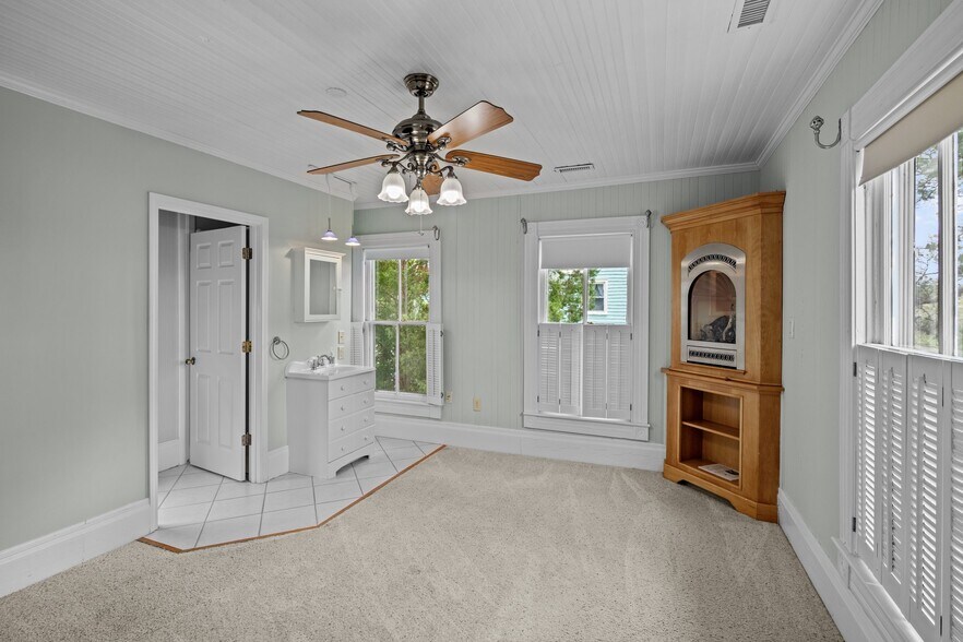 More Photos Of 567 E Water St, Belhaven Hospitality For Sale