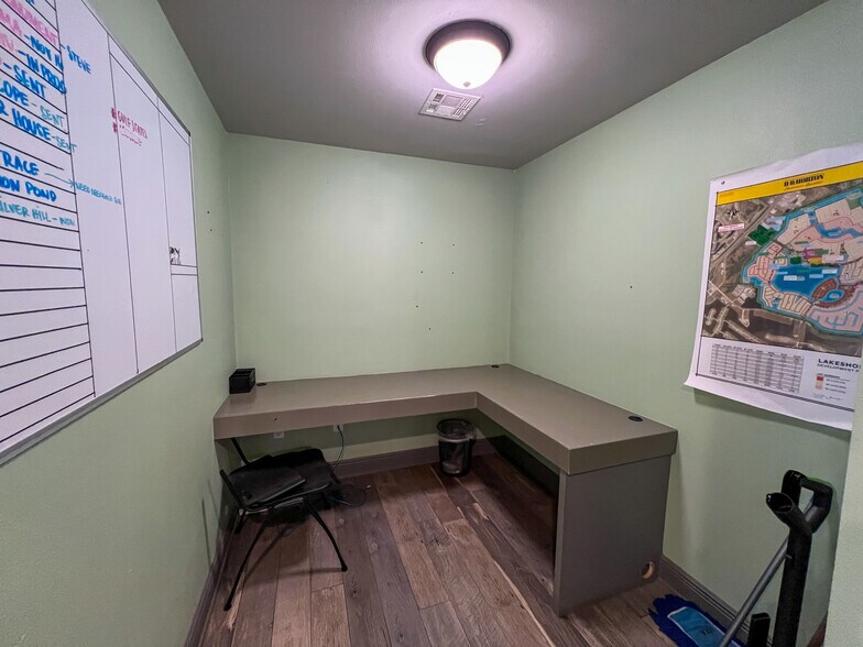 More Photos Of 39509 I-55 Service Rd, Ponchatoula Light Distribution For Lease