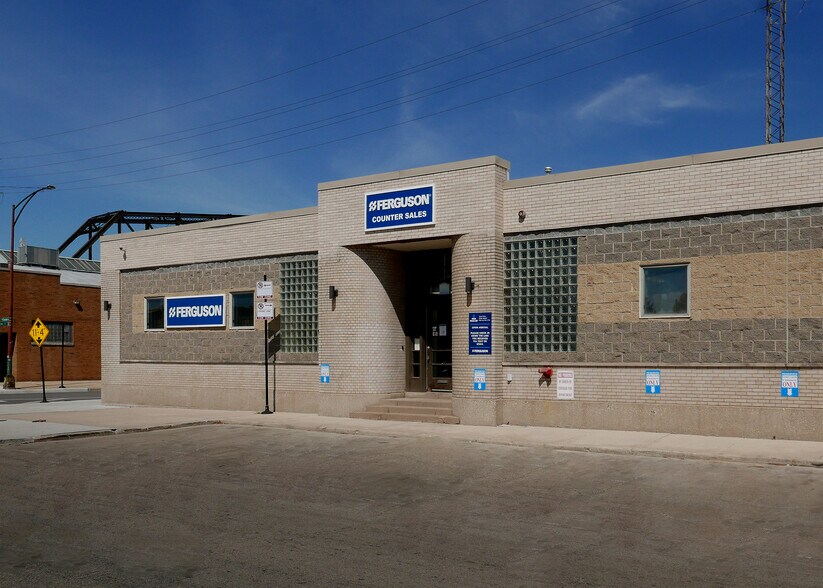 More Photos Of 1658 W Carroll Ave, Chicago Manufacturing For Lease