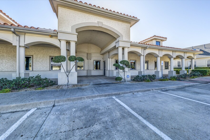 More Photos Of 1001 Long Prairie Rd, Flower Mound Medical For Sale