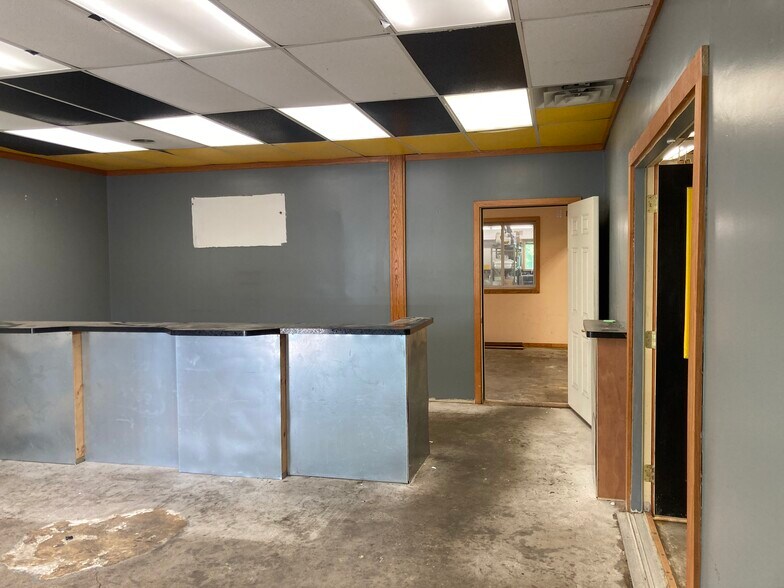 Primary Photo Of 2750 Millard Ave, Hastings Warehouse For Lease