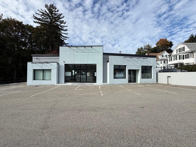 More Photos Of 1005 Boylston St, Newton Storefront For Lease