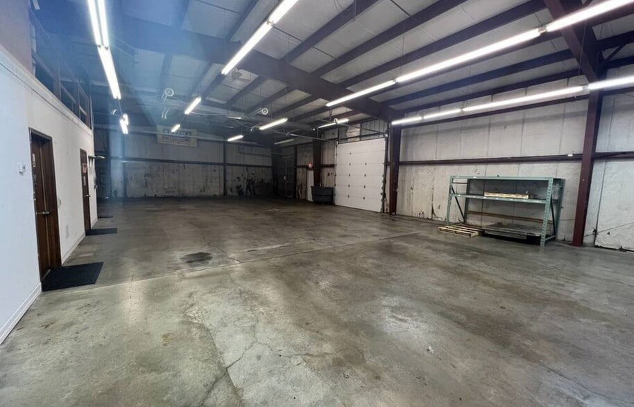 More Photos Of 117 Goodwin Ave, Salem Freestanding For Lease