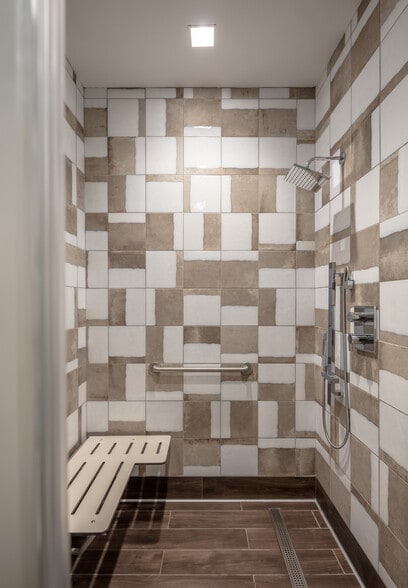 More Photos Of 5444 Westheimer Rd, Houston Office For Lease