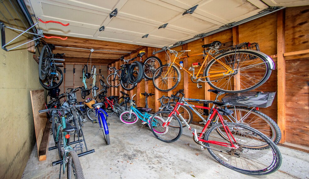 More Photos Of 510 Avenue Alhambra, Half Moon Bay Apartments For Sale