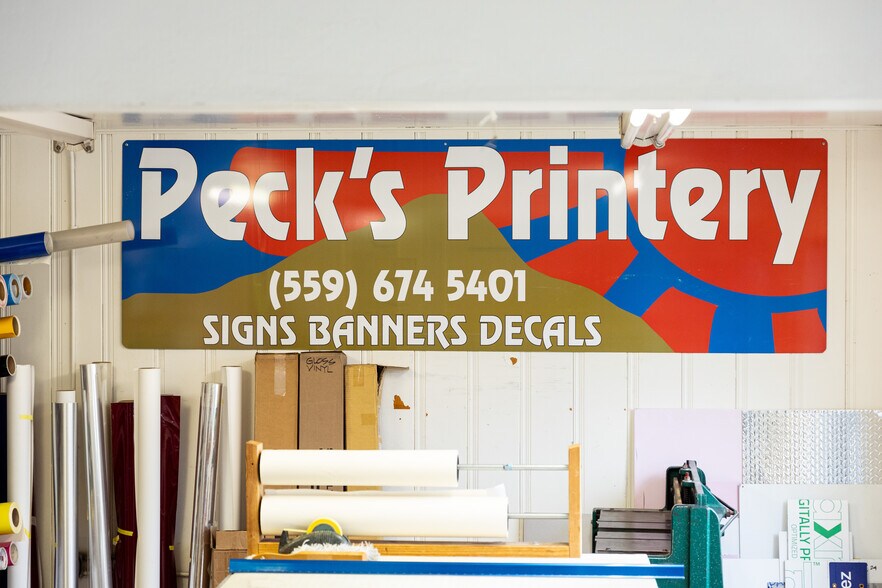 More Photos Of 201 S Pine St, Madera Office For Sale